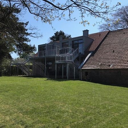 Traumkrone Ferienwohnungen - Wiesengruen Schortens Exterior photo
